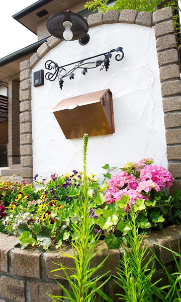 花がいっぱいの庭05