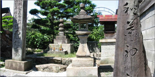 徳川家康の長女(亀姫)のお墓の門扉を『リガーデン』