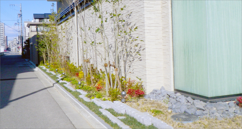 街づくりが進むマンションの中庭と外構植栽工事