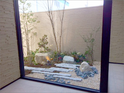 街づくりが進むマンションの中庭と外構植栽工事