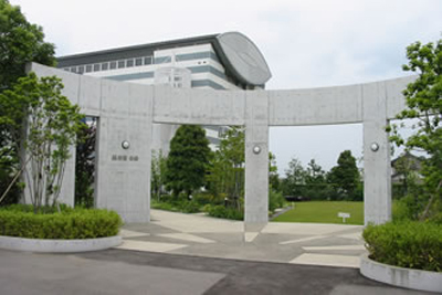 トヨタ系カンパニーのモダンなクラブハウス