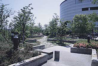 未来会館・みらい庭園（屋上庭園）