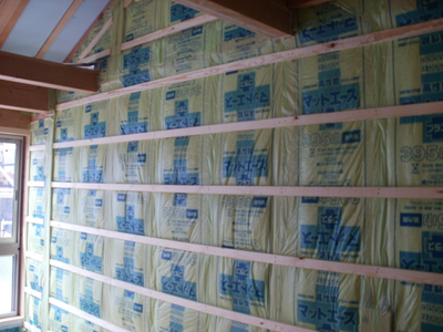 5-4外壁廻りの断熱材施工