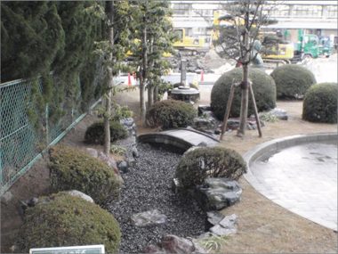 市庁舎のモニュメントの移設