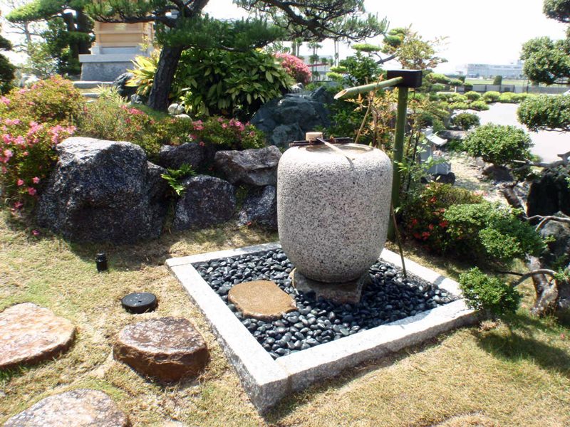 運輸業者様のお庭に御社・鳥居の設置工事