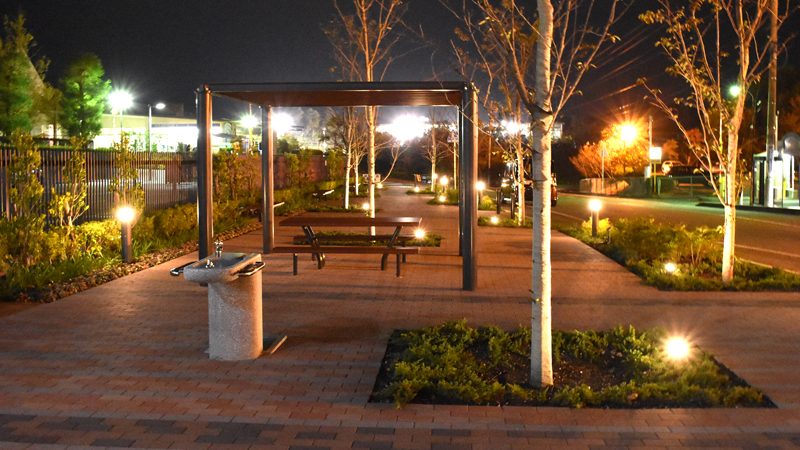 中部学院大学100周年記念公園 継承の道