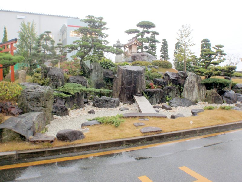 運送業書様 庭園植栽工事「松の雪吊り」