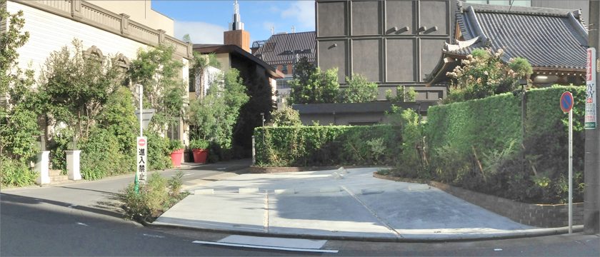 クルヴェット名古屋 駐車場植栽工事の画像