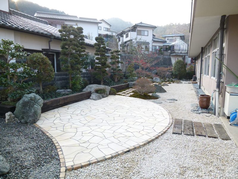 岐阜市内 W様のお庭を「リガーデン」の画像
