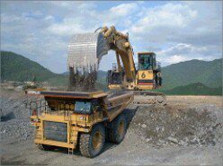 紀勢町土砂採取跡地ののり面植栽工事