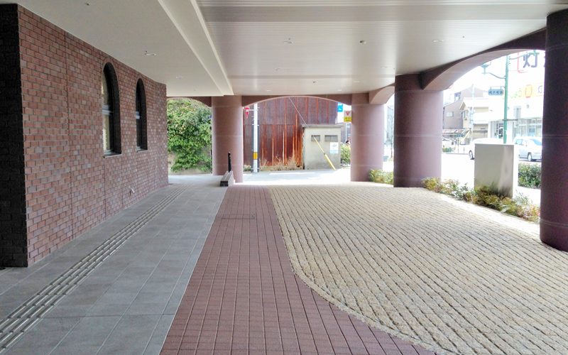 地域に開放された緑豊かな病院
