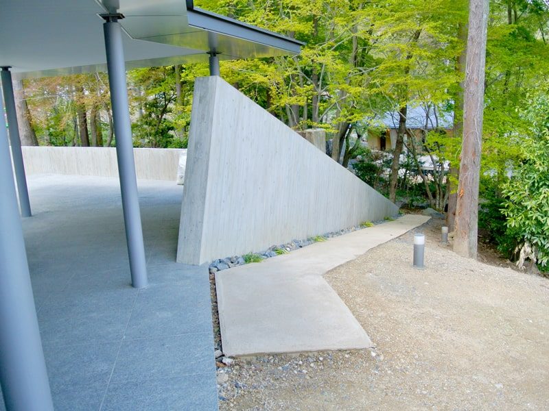 養老の大自然と調和する研究施設