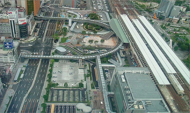 JR岐阜駅前広場植栽工事の画像