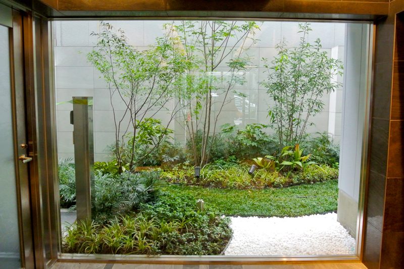 名古屋駅前ビジネスホテルの屋上緑化と外構緑化工事